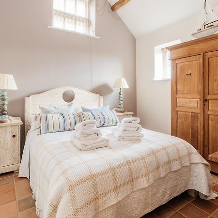 Swallow Barn At Millfields Farm Cottages 阿什伯恩 外观 照片